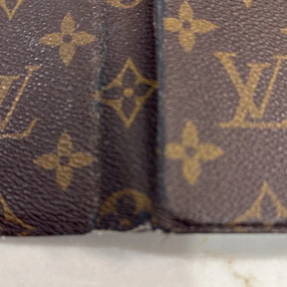 Authentic Louis Vuitton Folio I phone case